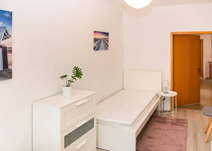 Appartement Fuer 6 Personen In Magdeburg, L Magdebourg